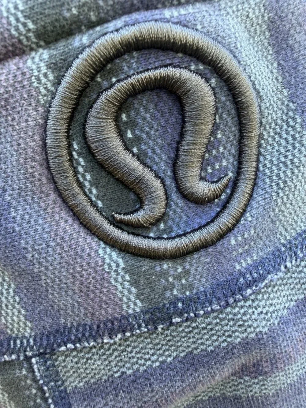 lululemon athletica style logo